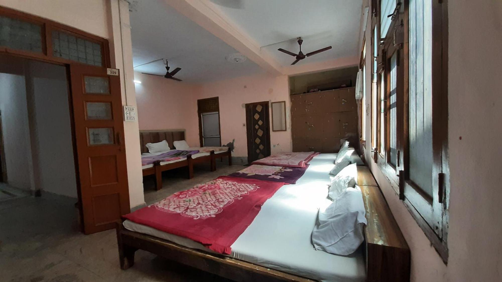 Subhadra Guest House 마투라 객실 사진