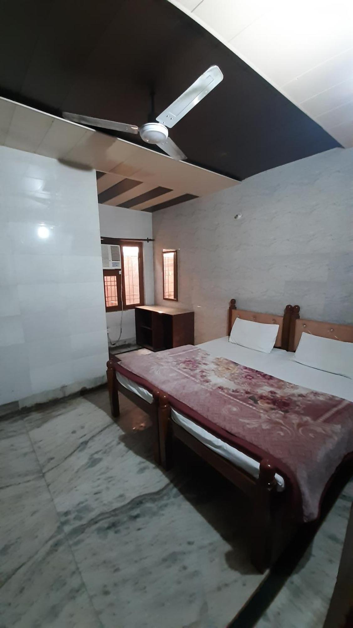Subhadra Guest House 마투라 객실 사진