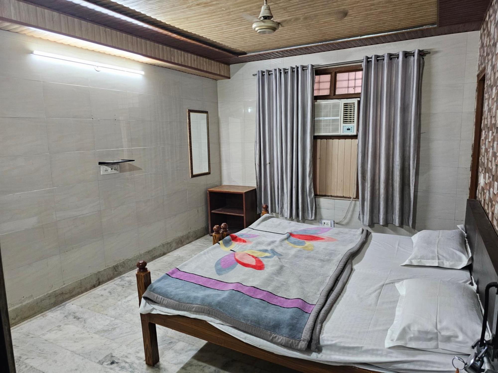 Subhadra Guest House 마투라 객실 사진