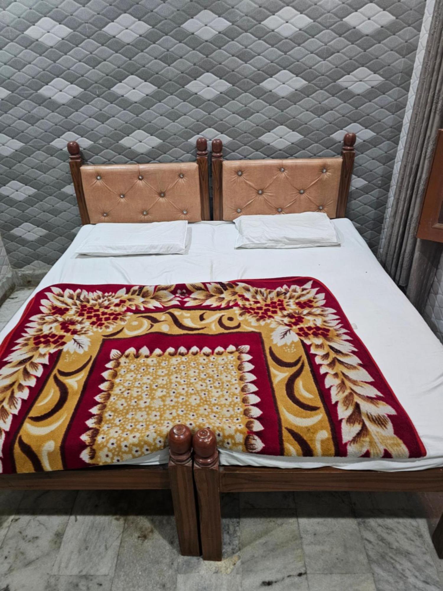 Subhadra Guest House 마투라 객실 사진
